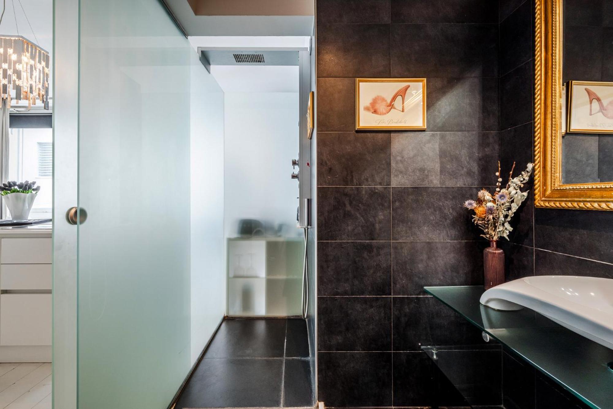 The Boutique Houses - Iconic Suite In Galleria Duomo With Private Parking Μιλάνο Εξωτερικό φωτογραφία